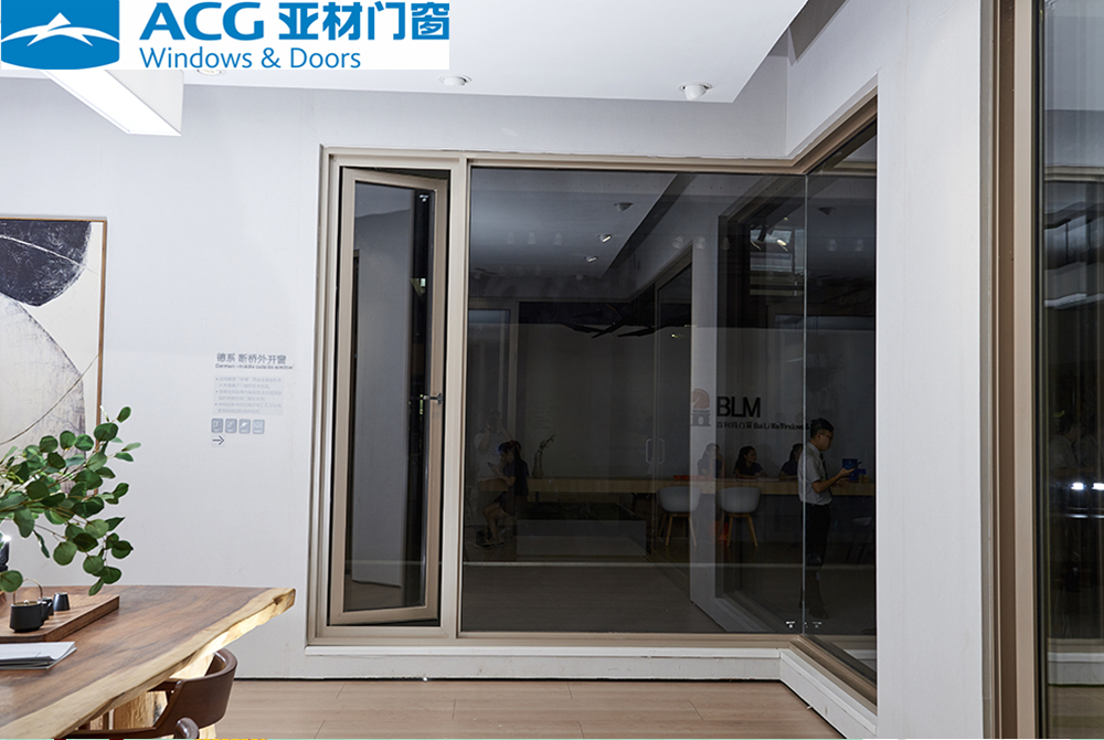 酷暑炎熱，怎可缺少在家空調(diào)底下的涼快